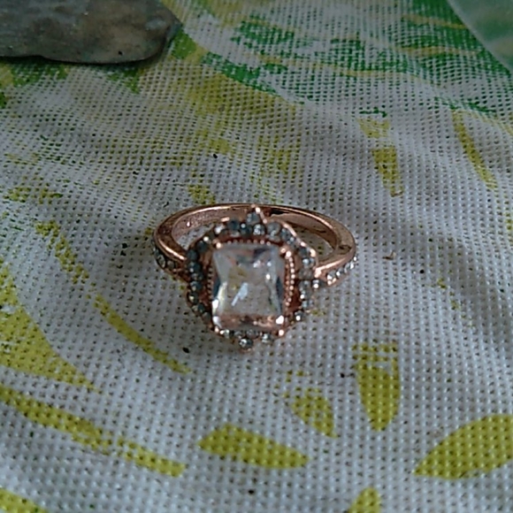 NewBeautiful Rose Gold Filled White Sapphire Ring - Picture 4 of 5